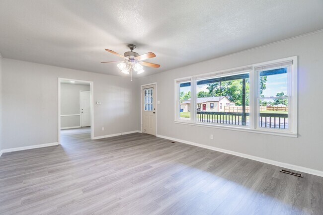 Foto del edificio - Beautiful 2 Bed / 1 Bath Home in Fort Smith