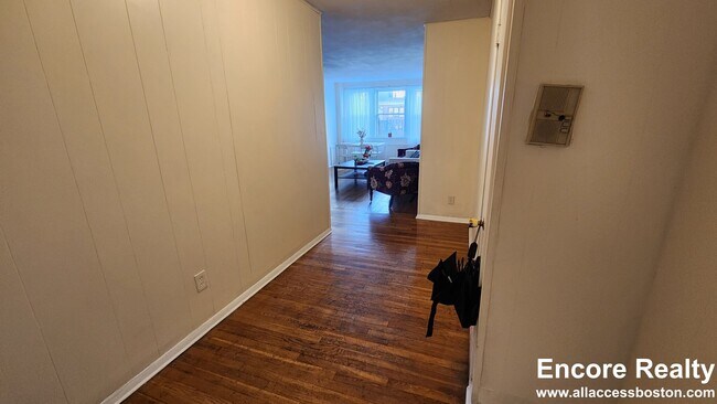 Foto del edificio - 1999 Commonwealth Ave