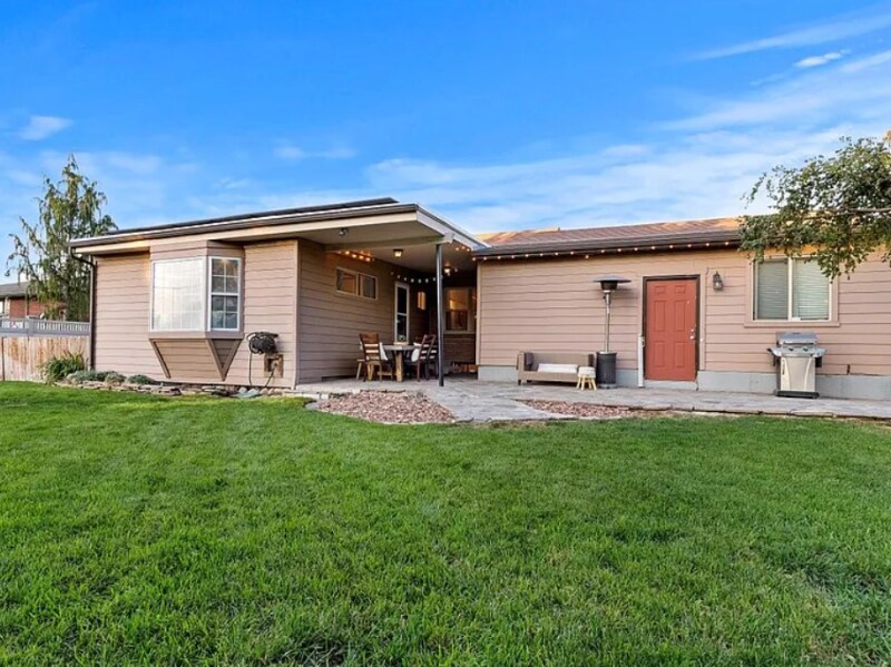 Building Photo - 5388 Kenwood Dr