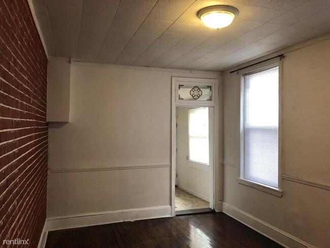 Building Photo - 4 br, 1 bath Townhome - 1518 E Berks St