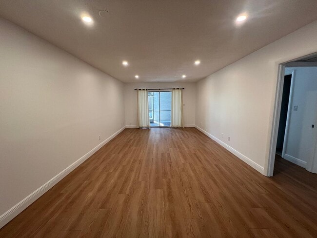 Building Photo - 1250 S Denning Dr