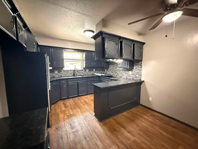 Building Photo - 2109 SW 70th St