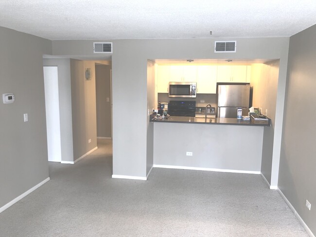 Building Photo - 511 Aurora Ave