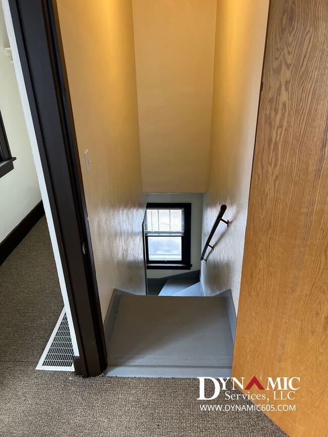 Foto del edificio - Upper Level 2 Bedroom, 1 Bathroom Duplex - Tenant Pays ALL Utilities