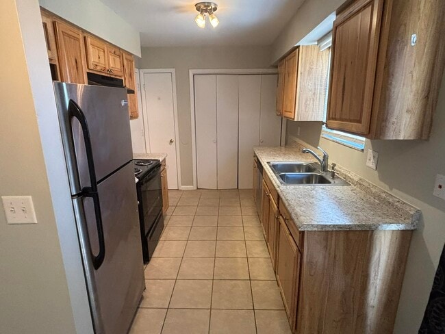 Building Photo - 3894 NW Archer St