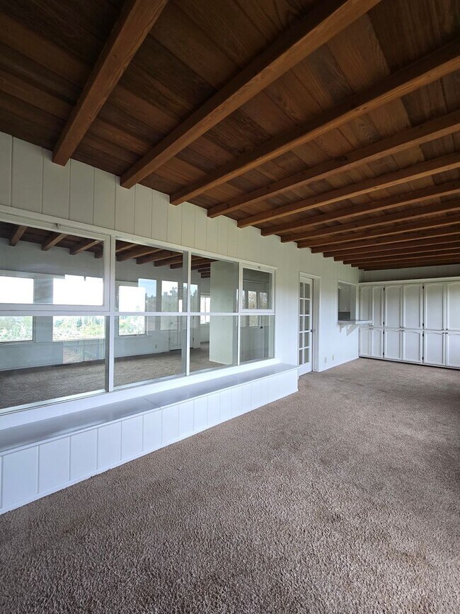 Building Photo - 3-Bedroom Home with Indoor Laundry and Ocean View