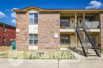 Building Photo - 411 A Brittney Way