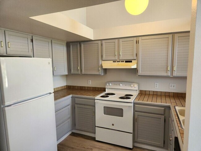 Building Photo - 6858 Zenobia St