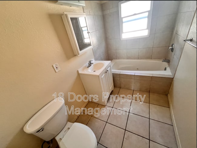 Foto del edificio - 3720 Wightman St