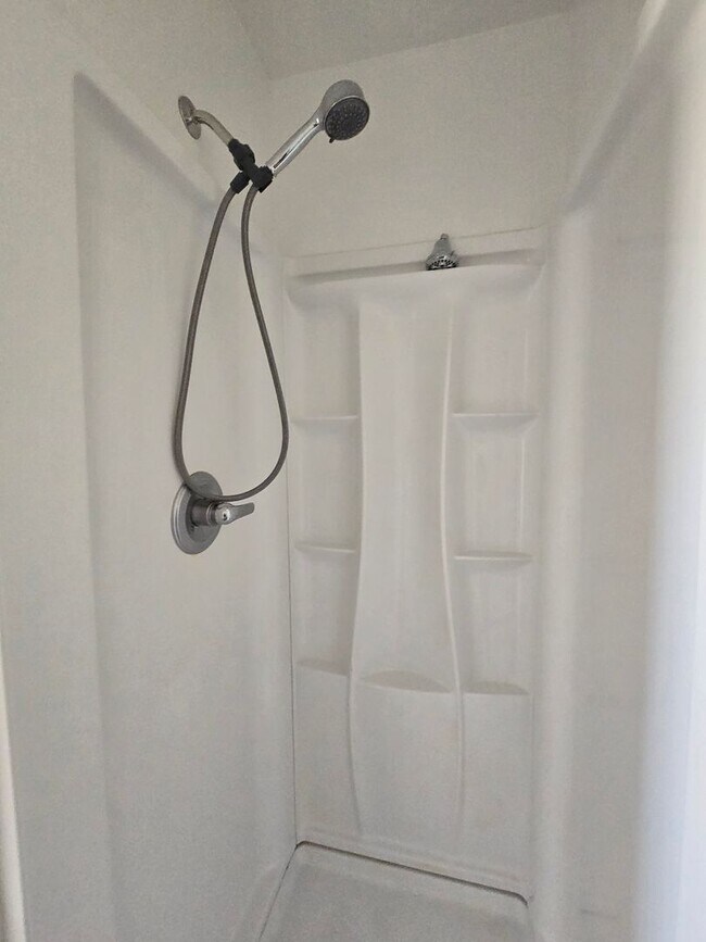Foto del edificio - 3 Bedroom 1 Bath home coming soon