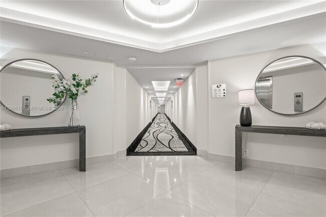 Foto del edificio - 3180 S Ocean Dr