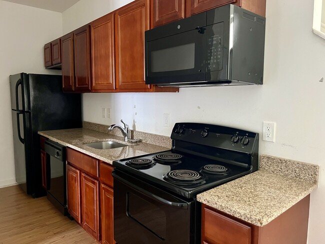 Foto del edificio - 1702 Cecil B Moore Ave