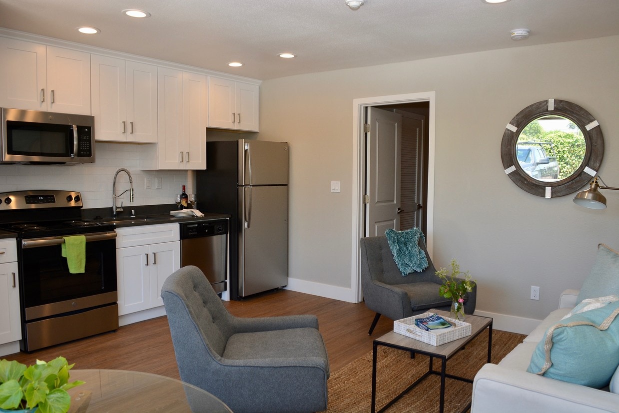1 BR,1 BA 480SF - Access @ Rohnert Park