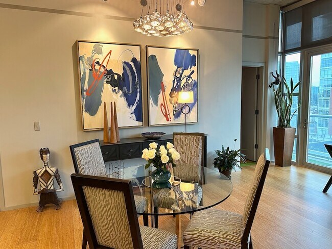Foto del edificio - 700 12th Ave S