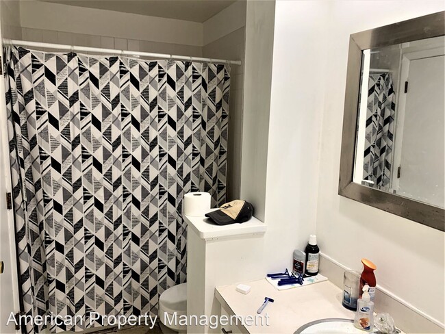 Foto del edificio - 4 br, 2 bath House - 2645 Kimball Ave