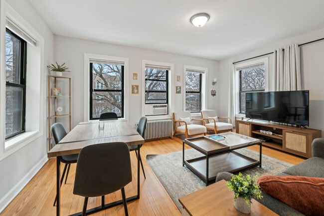 Building Photo - 6443 N Hamilton Ave