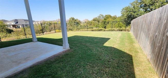 Foto del edificio - 415 Los Olives Ln