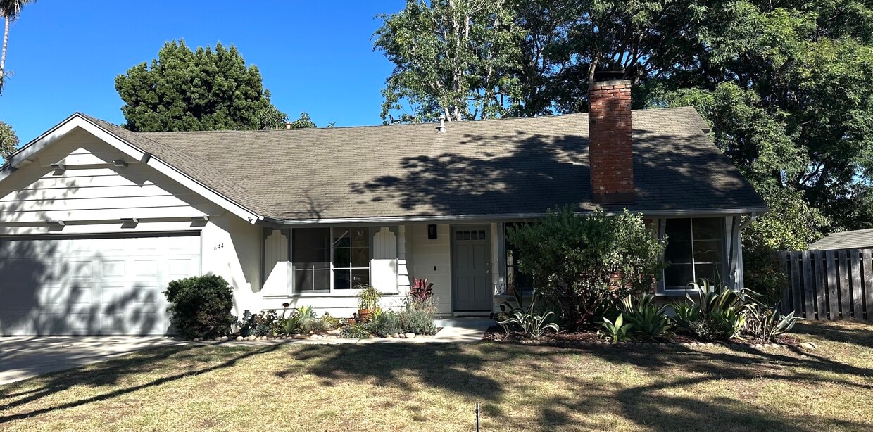 Primary Photo - 644 Windsor Ave