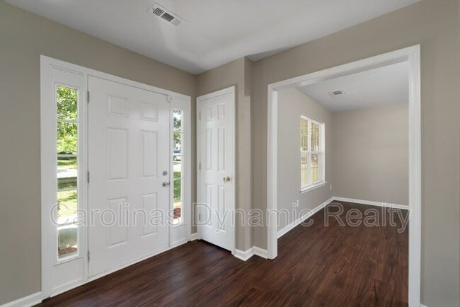 Building Photo - 2330 Kingstree Dr