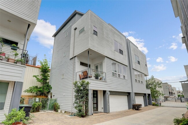 Building Photo - 2403 Jackson St