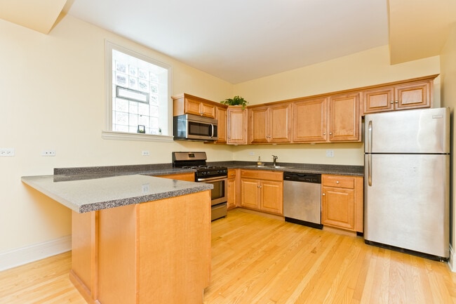 Building Photo - 5444 N Campbell Ave
