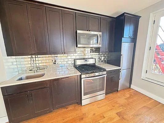 Foto del edificio - 3 bedroom in Bronx NY 10454