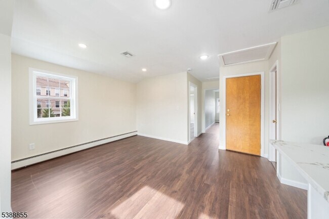 Foto del edificio - 2429 Vauxhall Rd