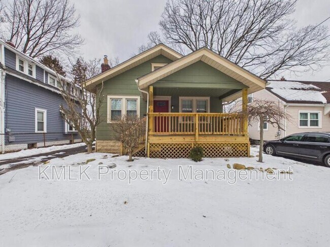 Foto del edificio - 1238 Sawyer Ave