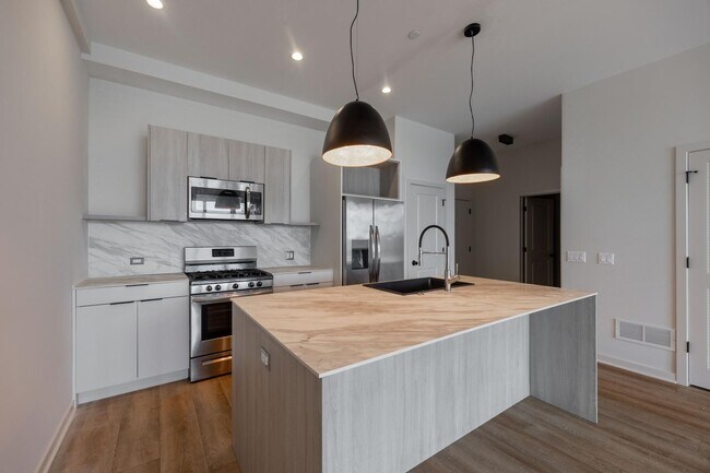 Foto del edificio - 3207 N Narragansett Ave