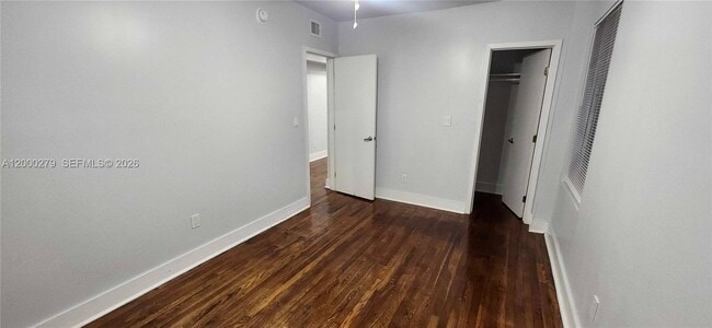 Building Photo - 333 SW 30th Ave