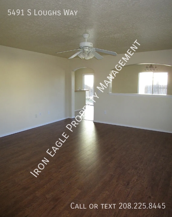 Foto del edificio - 5491 S Loughs Way
