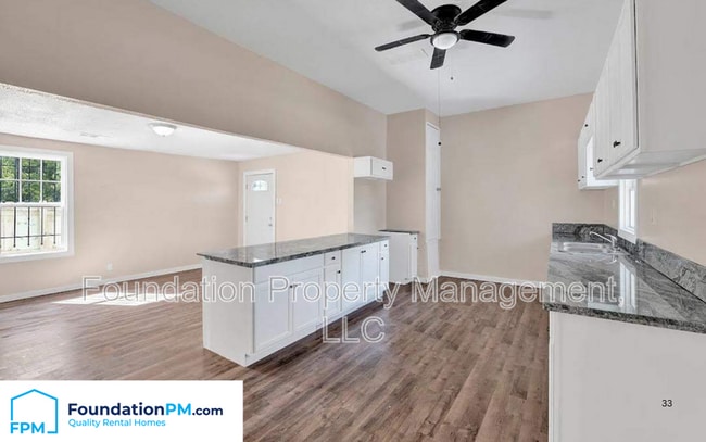 Building Photo - 533 Leath St