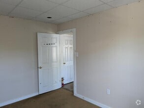 Building Photo - 437 Bay St