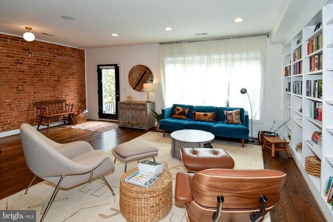 Foto del edificio - 1528 Spring Pl NW