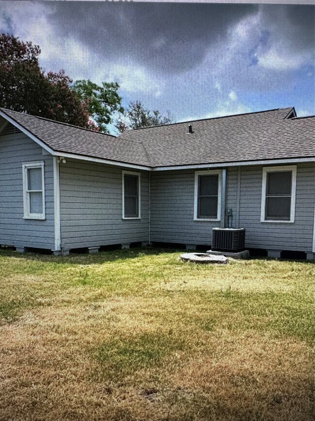 Foto del edificio - 8921 Ramin Dr