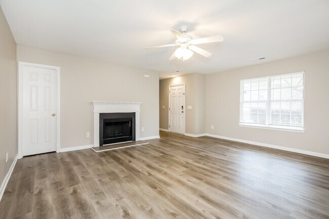 Foto del edificio - 407 Chelton Oaks Dr
