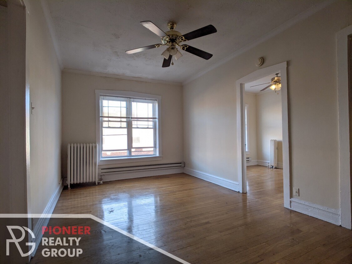 Foto principal - 953 W Cornelia Ave