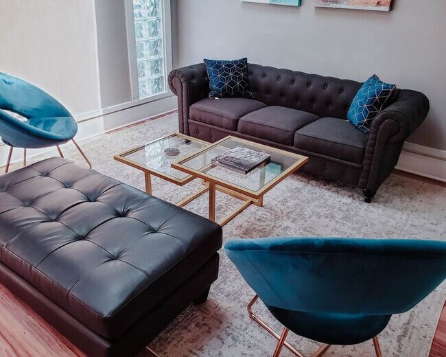Foto del edificio - Renovated 2 Bedroom Apartment!