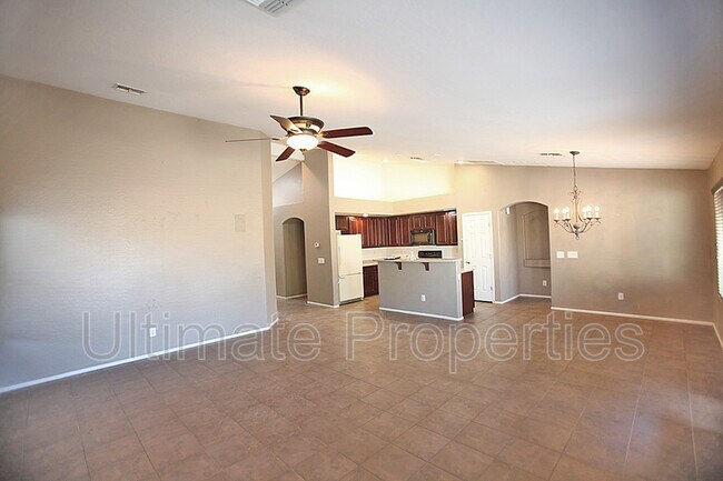 Foto del edificio - 2098 W Goldmine Mountain Dr