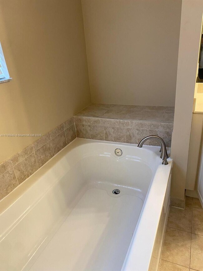 Building Photo - $3,000MONTHLY;2832 SW 81ST AVE #1303 MIRAM...