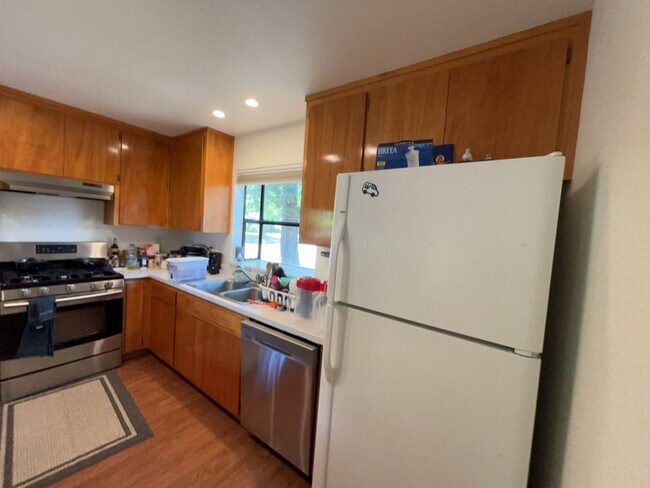 Foto del edificio - 3 bedroom North Davis townhome available f...