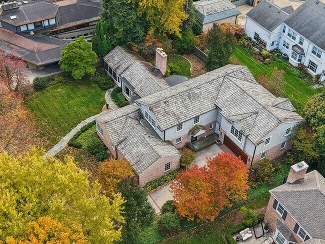 Foto del edificio - 5969 N Shore Dr