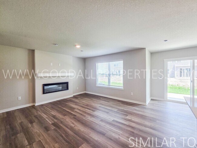 Foto del edificio - Brand New Construction | Never Lived In | 3 Bed, 2.5 Bath Townhome in Waukee