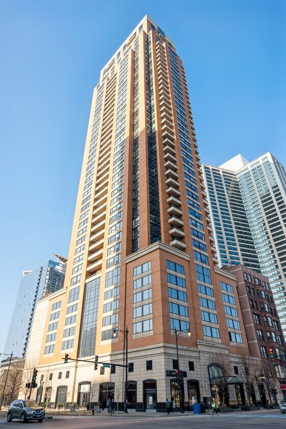 Foto principal - 1160 S Michigan Ave