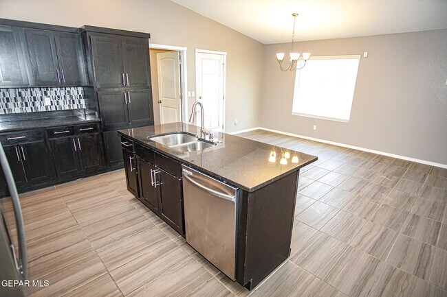 Building Photo - 14913 Tierra Isaiah Ave