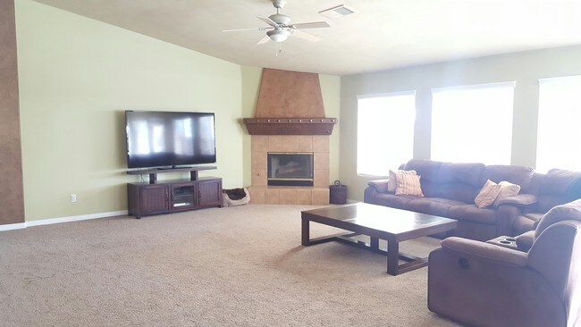 Building Photo - 5411 Sardinia Dr