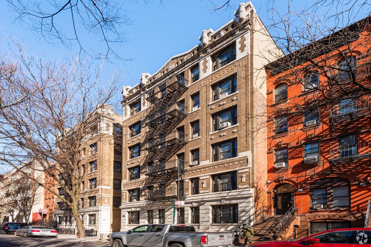 Building Photo - 125-135 W 111th St