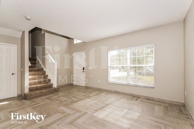 Building Photo - 654 Parakeet Ct