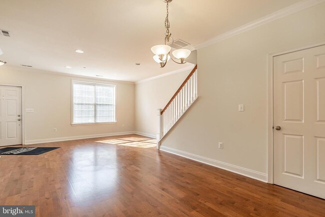Building Photo - 705 Captains Way