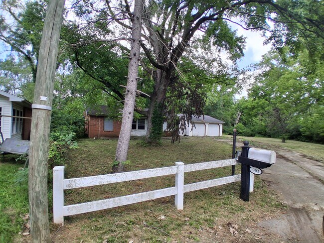 Building Photo - 903 S Tennessee Ave